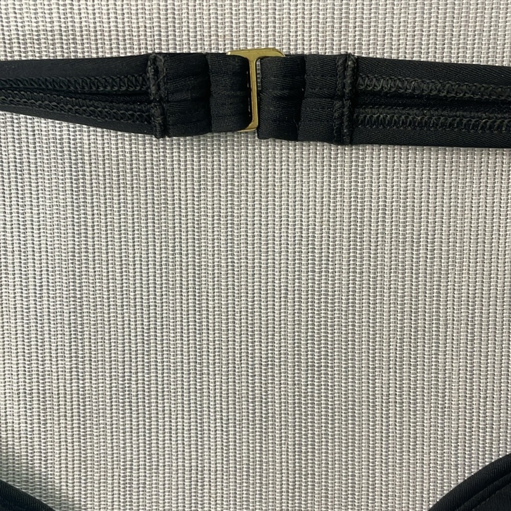 Victoria's Secret Like New Black Triangle Bikini Top With Underwire Size 34B - Picture 4 of 6